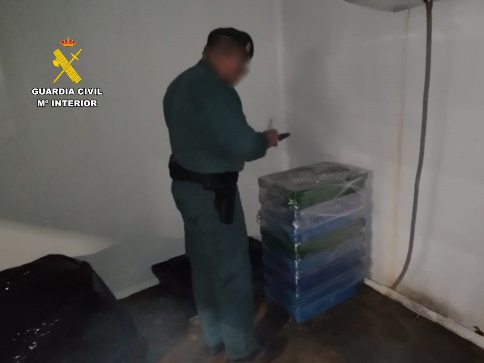 La Guardia Civil interviene en el puerto de Altea más de 90 kilos de pescado inmaduro