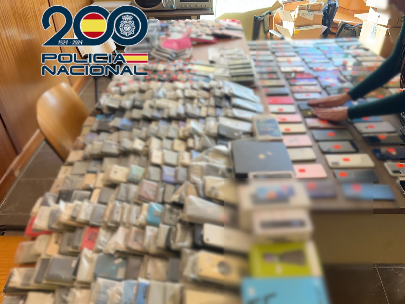 La Policía Nacional desmantela en Benidorm una organización criminal: 15 detenidos y más de 400 teléfonos intervenidos