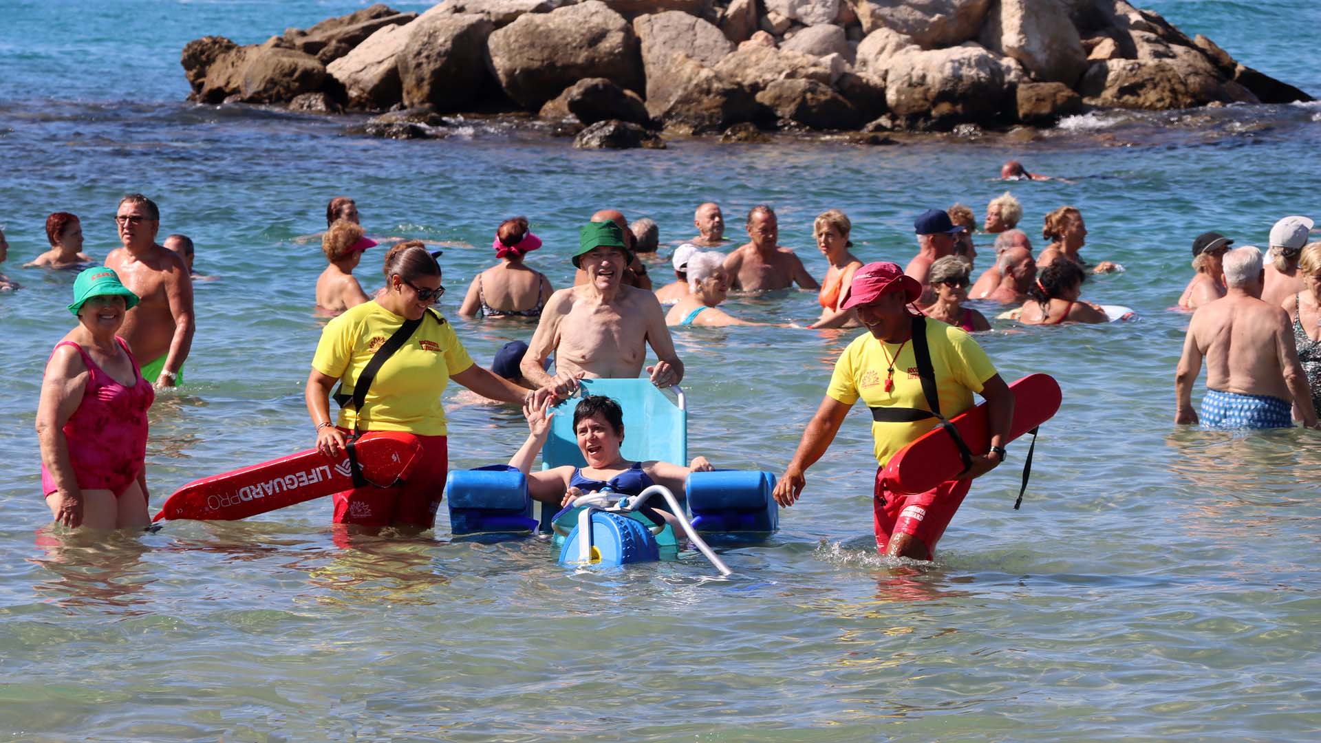 Reabren los puntos accesibles de las playas de Benidorm: en 2024 dieron servicio a más de 18.500 usuarios