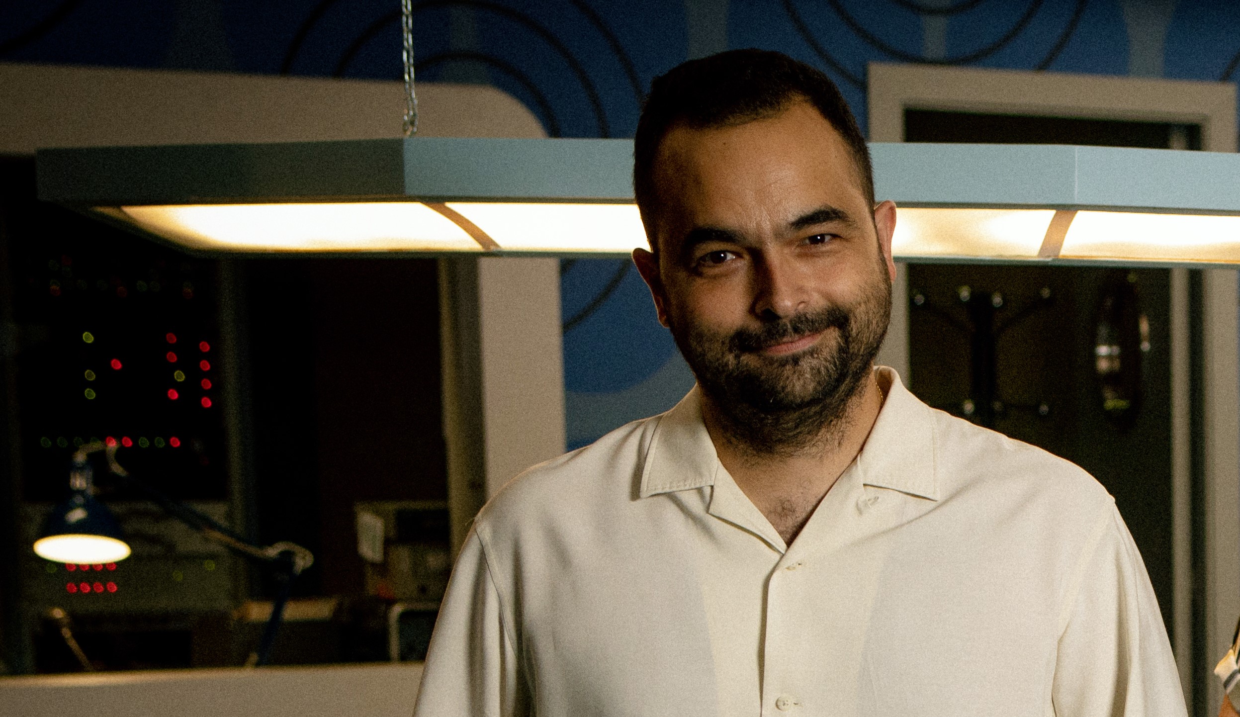 Adolfo Valor: «No soy capaz de contar la historia de España sin humor»