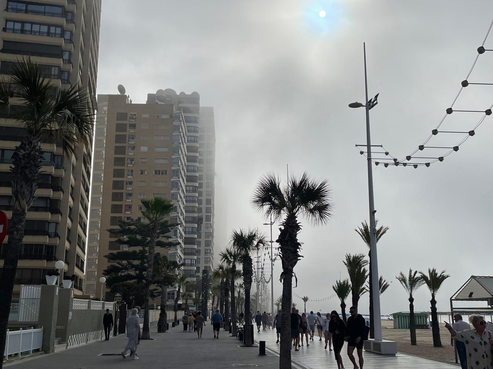 Benidorm amanece envuelta por la calima: ¿Hasta cuándo va a durar?