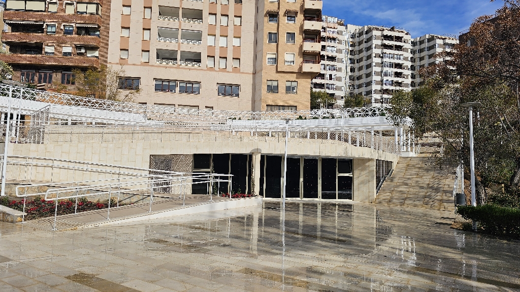 Villajoyosa reabre este jueves el parque Censal a falta de las escaleras mecánicas