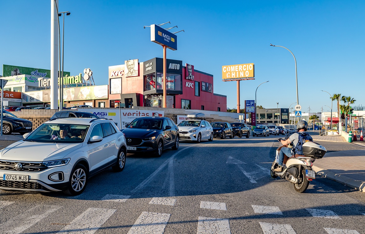 Cambios en el tráfico del Bulevar comercial de Finestrat desde el lunes para evitar atascos