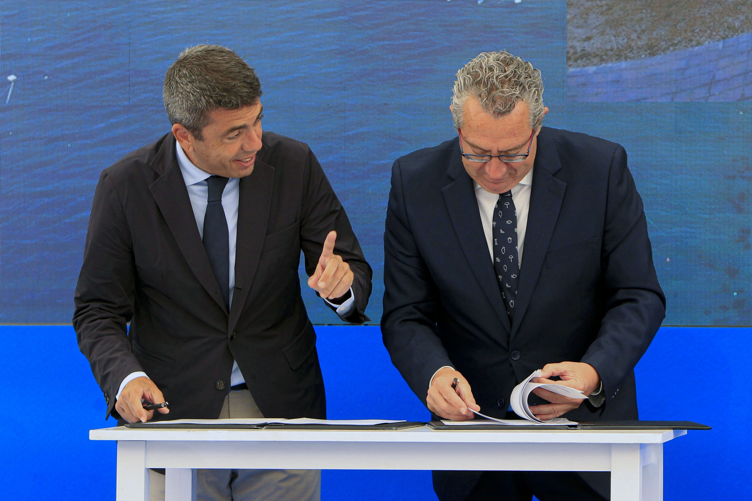 Benidorm y Generalitat firman el convenio para renovar la depuradora y varias estaciones de bombeo con 14,5 millones