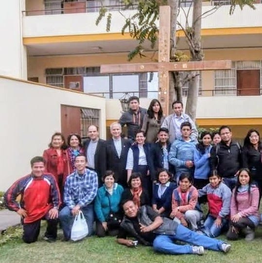 El whatsapp de un cura de Benidorm al nuevo papa tras su elección: «No deja de ser una cruz»