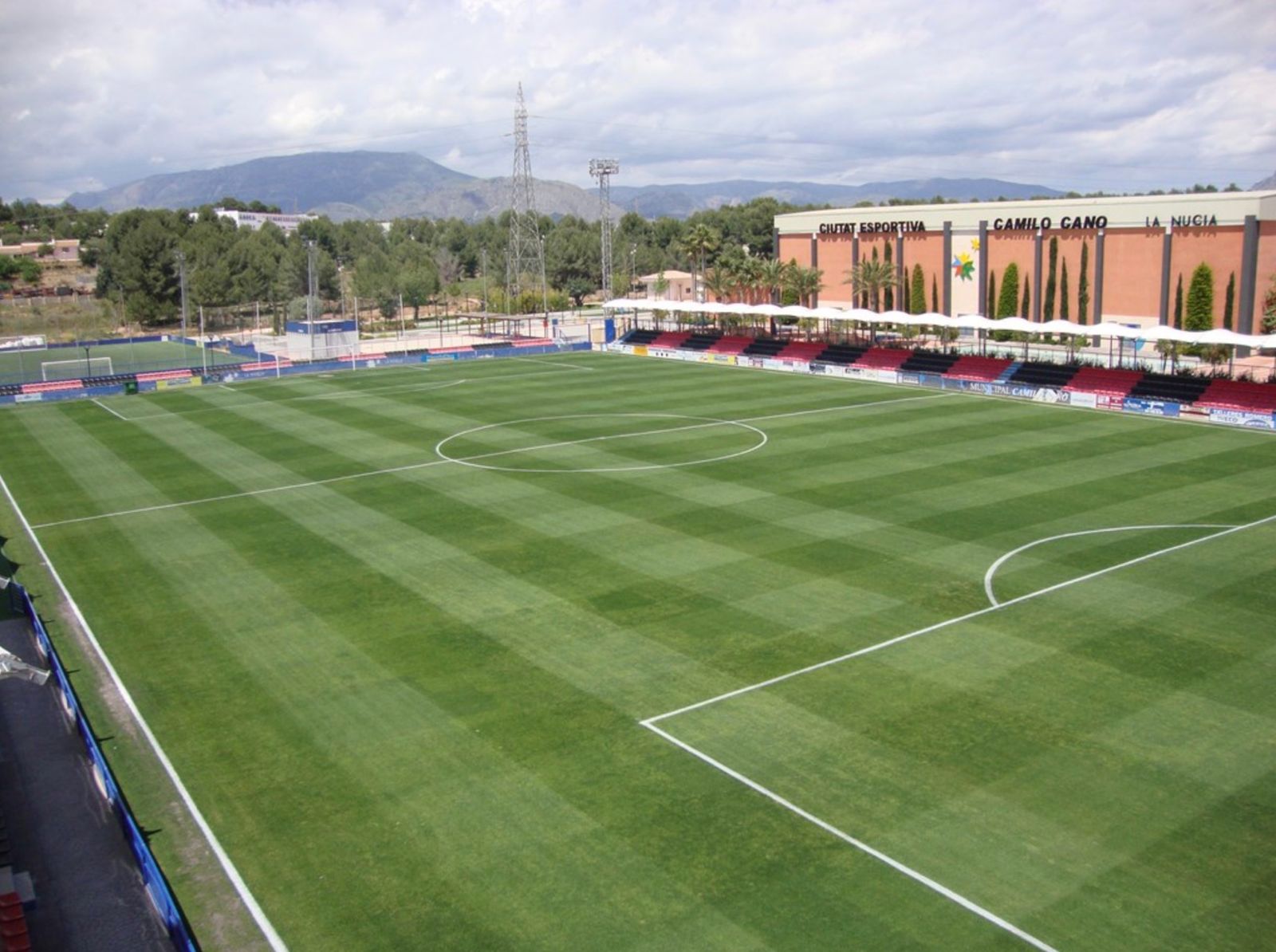 Derbi y final de la Marina Baixa: La Nucía busca el ascenso y el Benidorm la permanencia