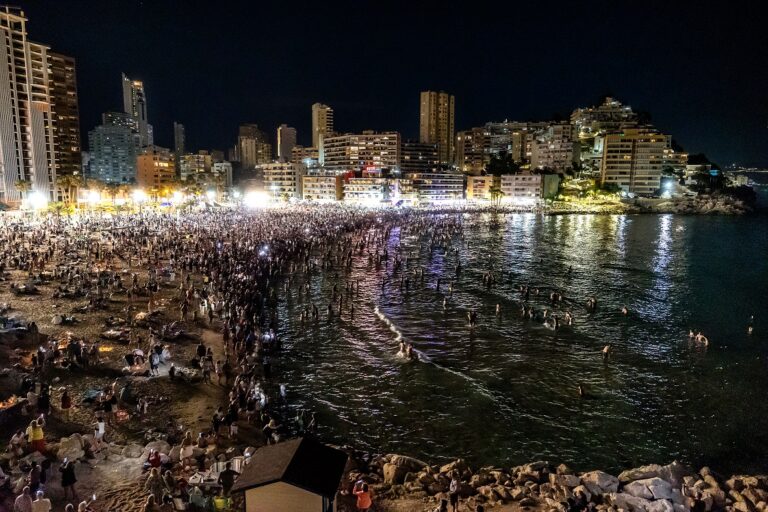 Las Calas de Benidorm y Finestrat celebran San Juan