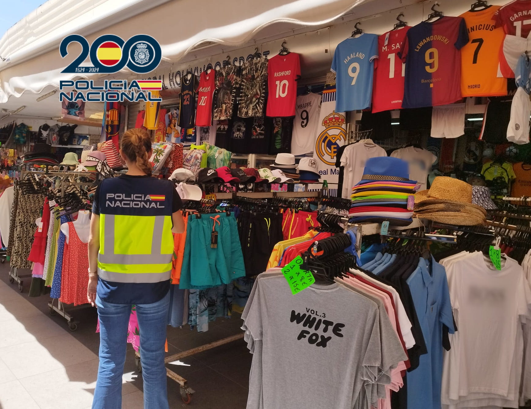 Intervenidos más de 1.000 productos falsificados en un establecimiento comercial de Benidorm