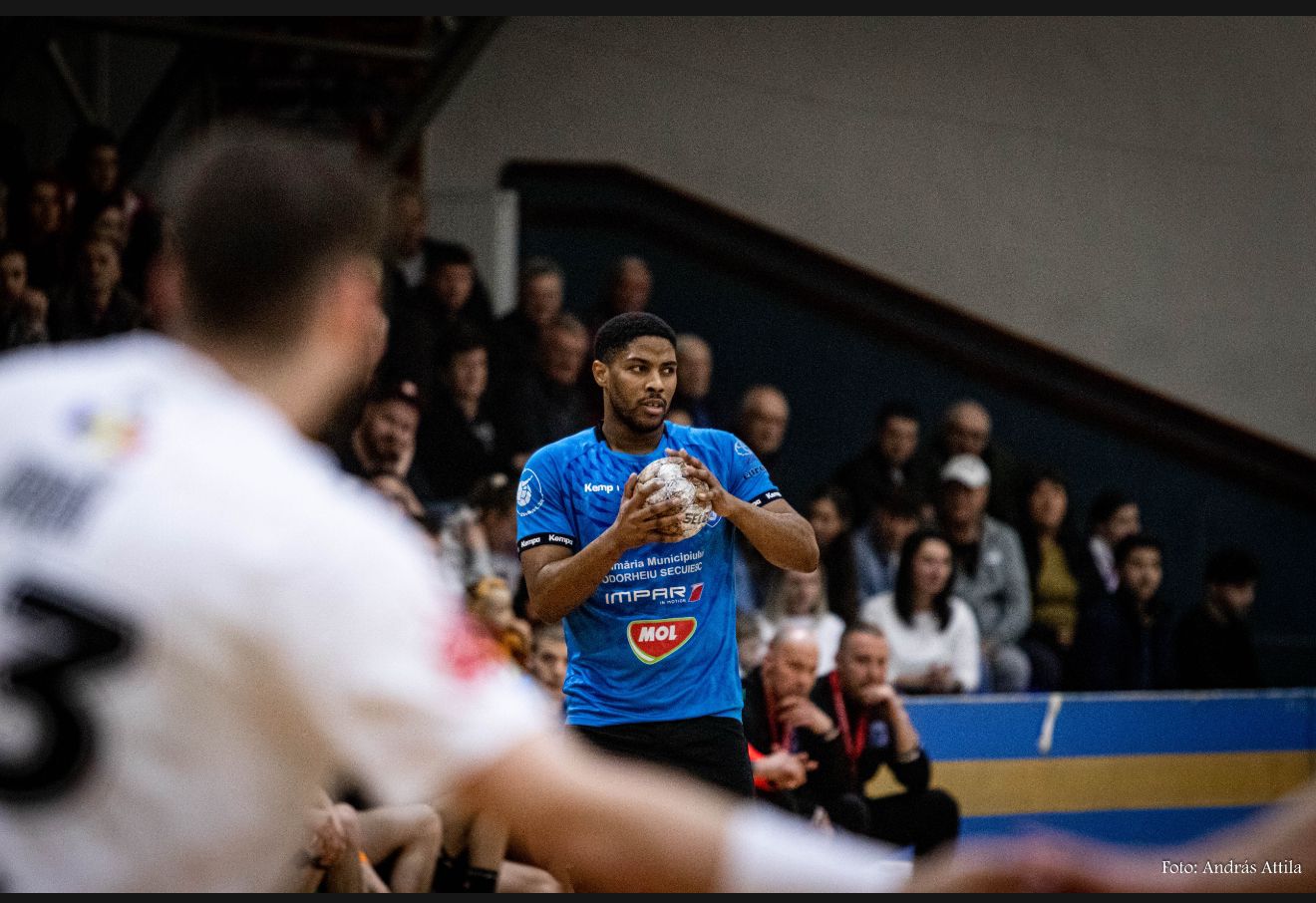 Feliciano Nunes, versatilidad en el lateral derecho para el Balonmano Servigroup Benidorm