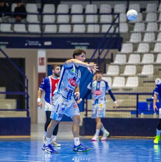 Diego Pérez, un ‘jugón’ al servicio del Servigroup Balonmano Benidorm