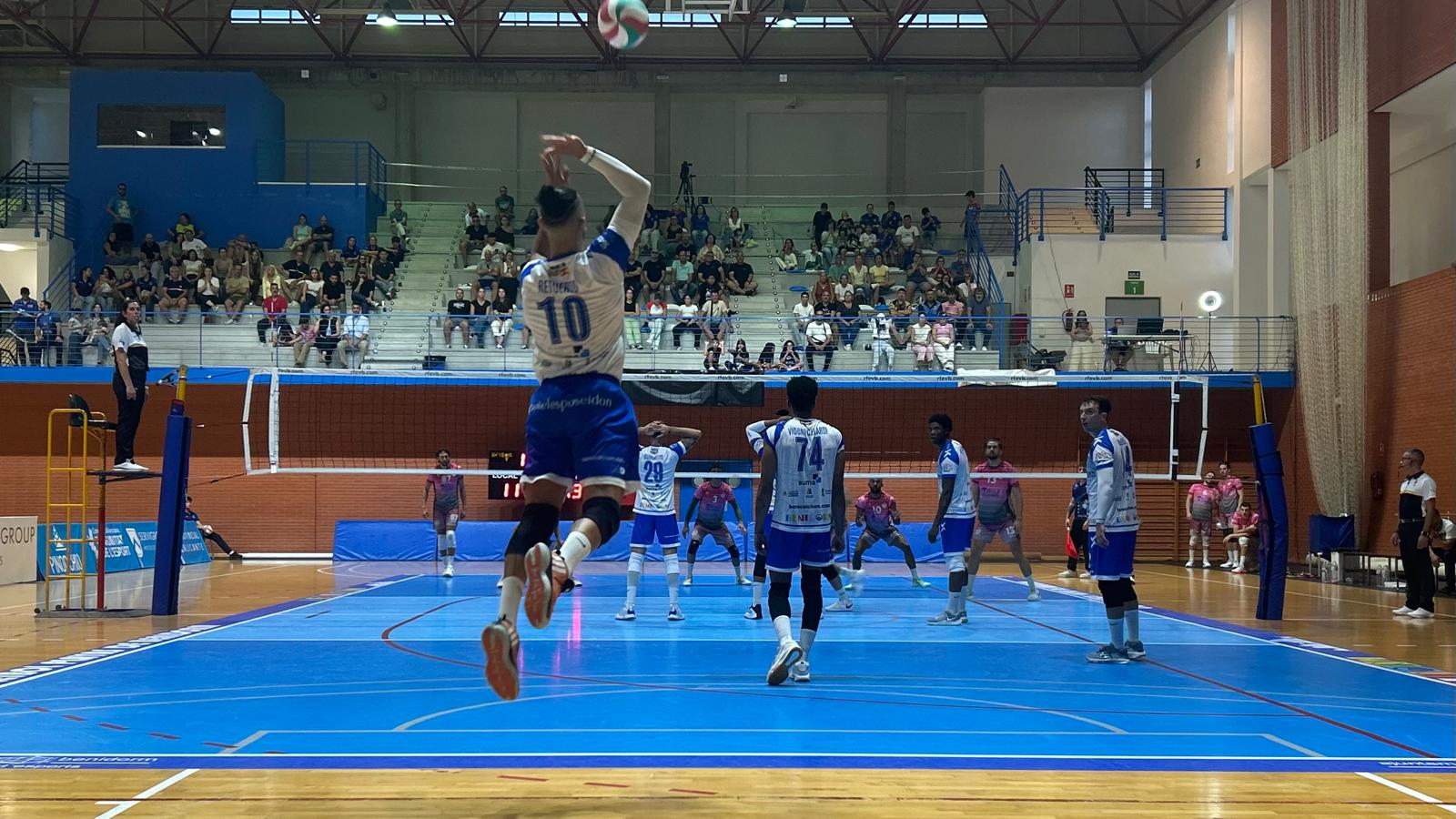 Fiesta sin final feliz en el debut del Servigroup Benidorm en la Superliga de voleibol