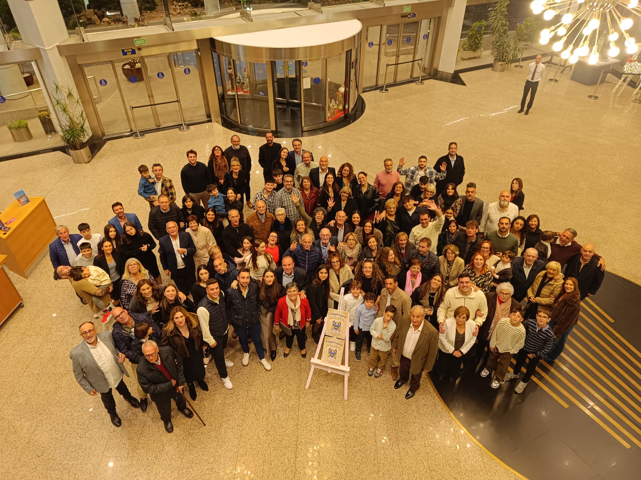 La familia Galera reúne a seis generaciones en Benidorm en un emotivo encuentro