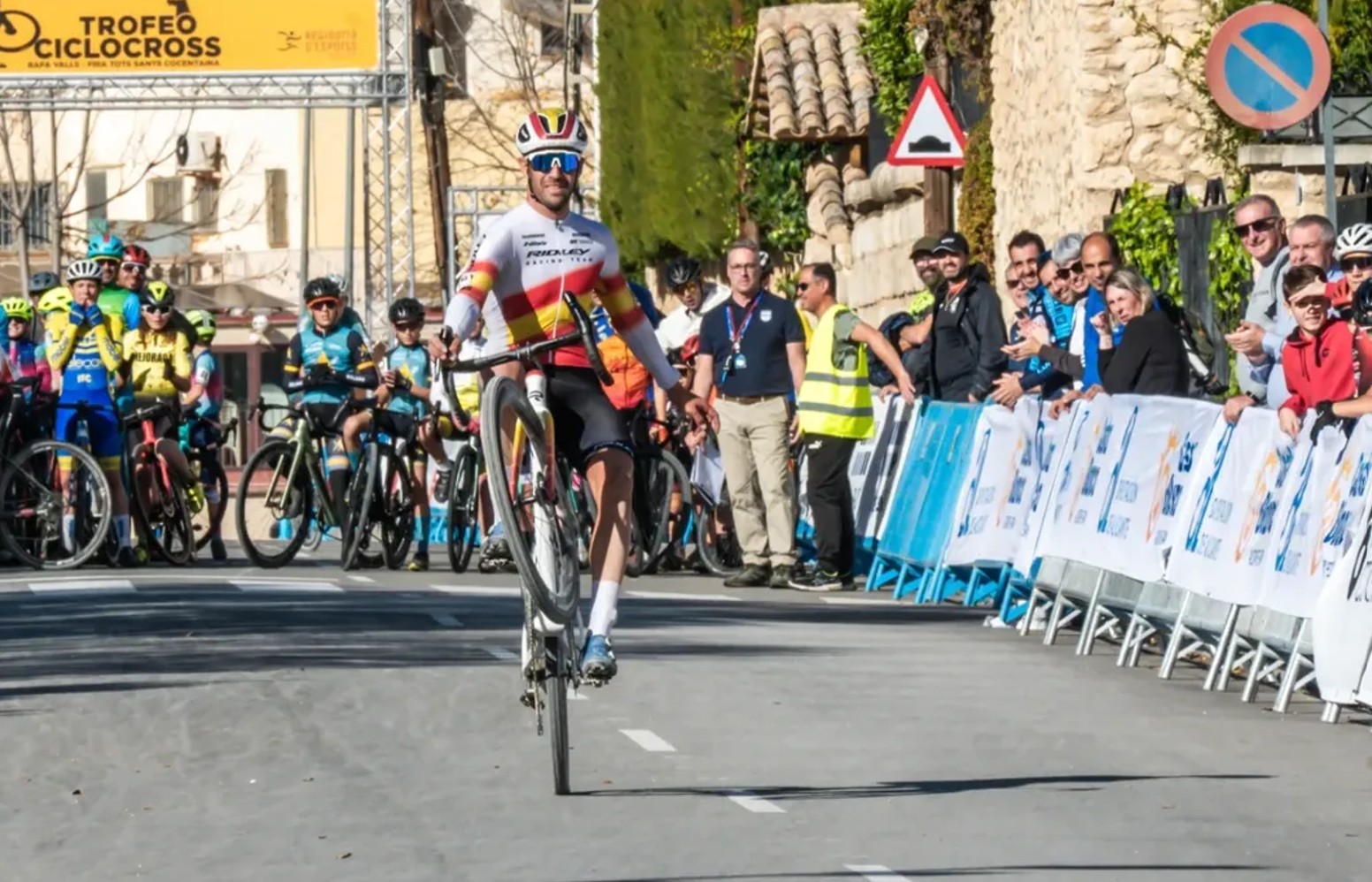 Felipe Orts suma un doblete antes de la gira navideña