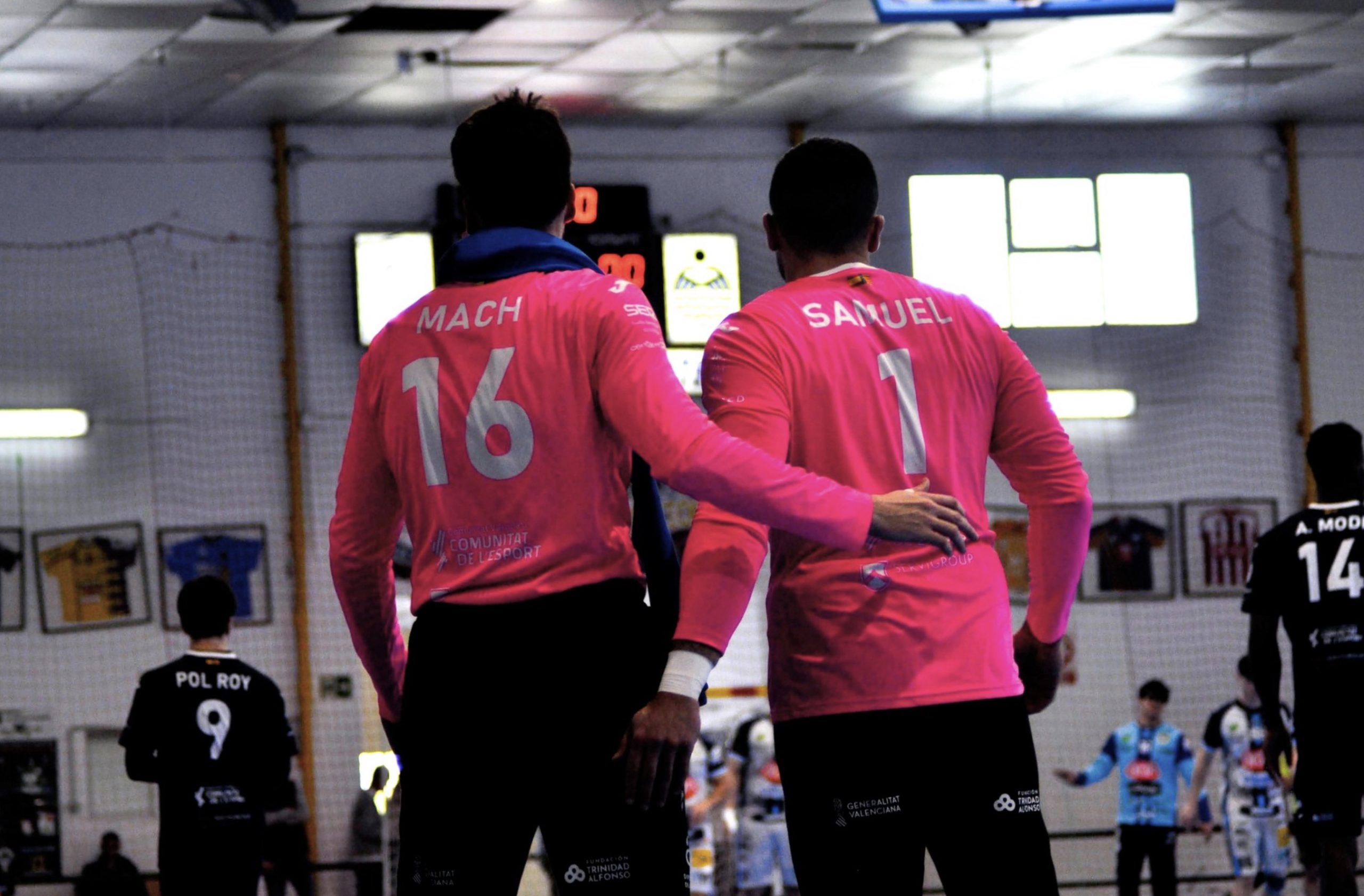 El Balonmano Servigroup Benidorm recupera confianza ante el Barça