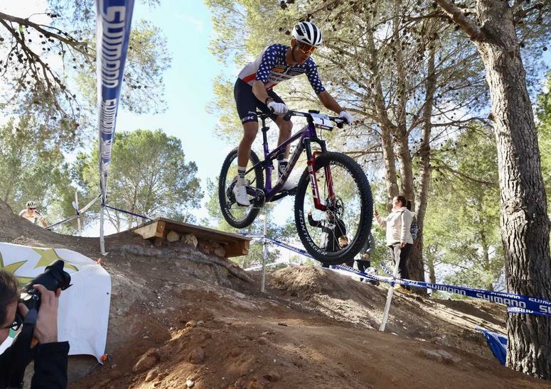 Felipe Orts se abona al podio y Rebecca Henderson y Max Brandl triunfan en La Nucía