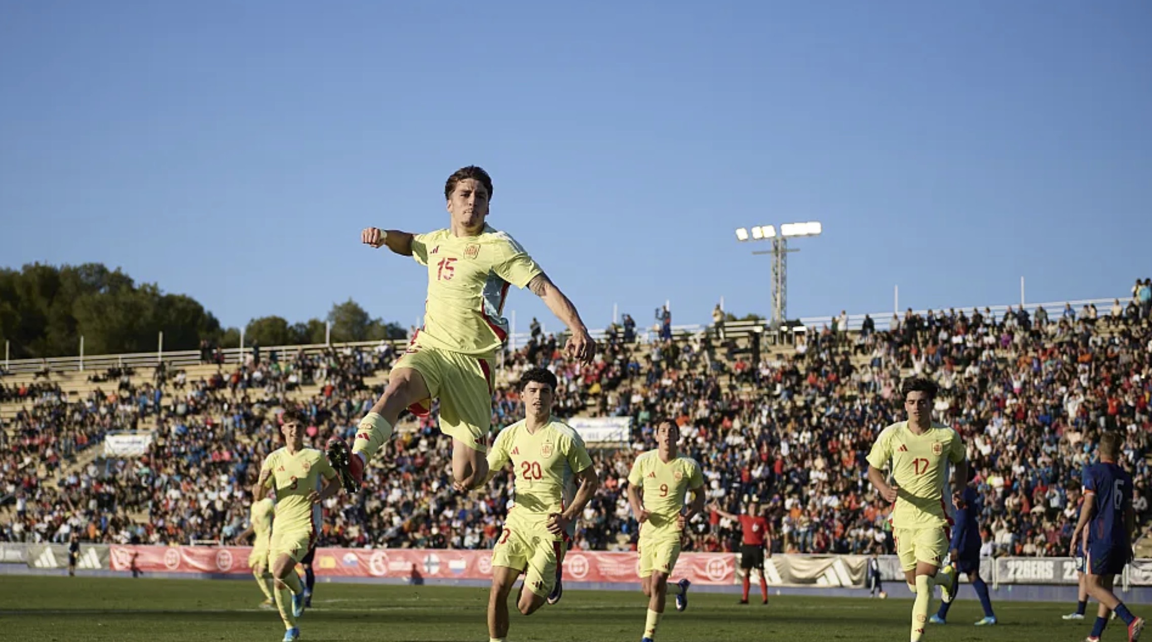 Eliminando al vigente campeón e invicta, España logra el pasaporte a Gales