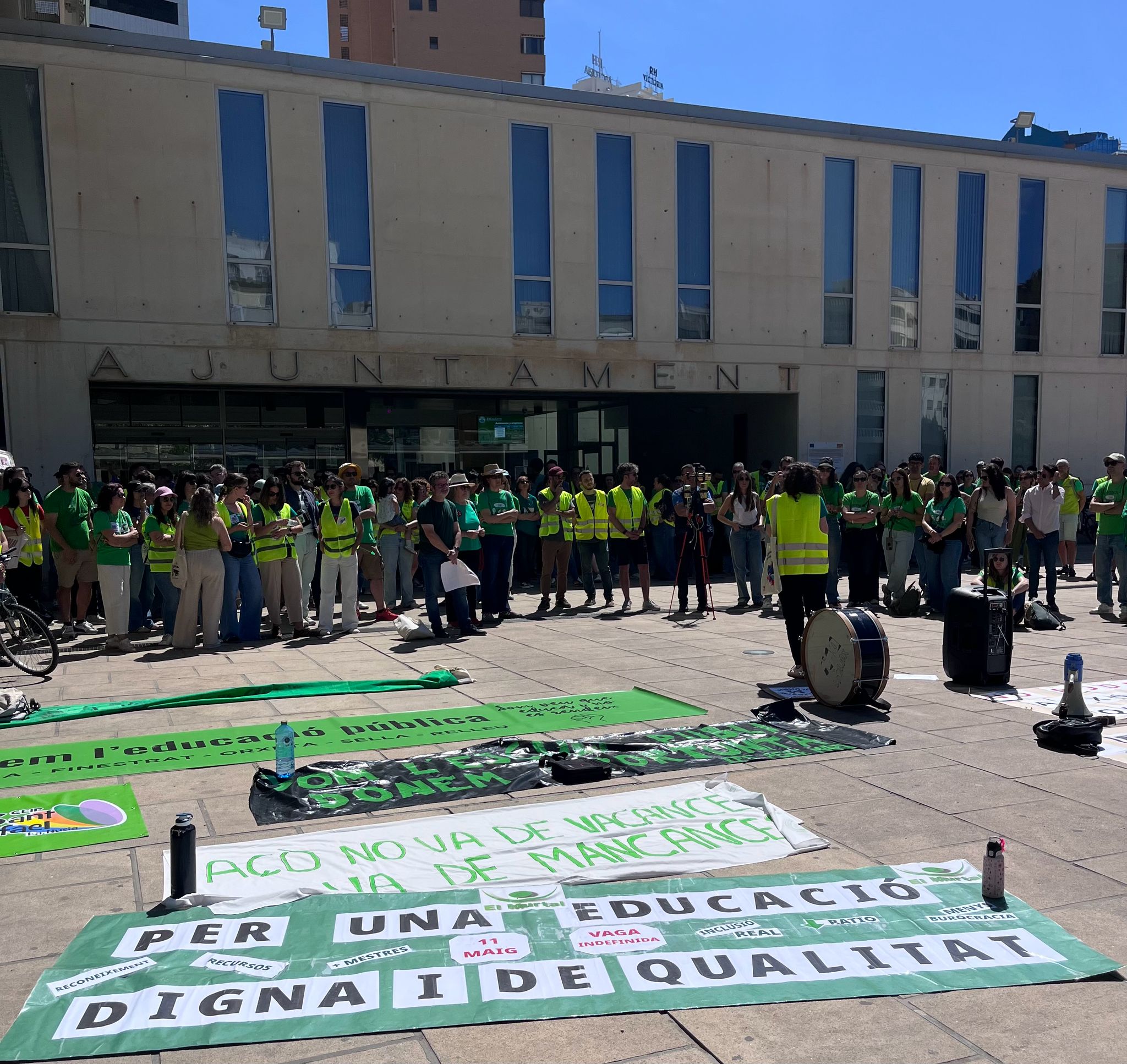 Los profesores de Benidorm piden la mediación del sector turístico en la huelga
